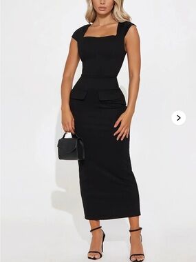 Fashion Nova Black Cap-Sleeve Square-Neck Midi Dress